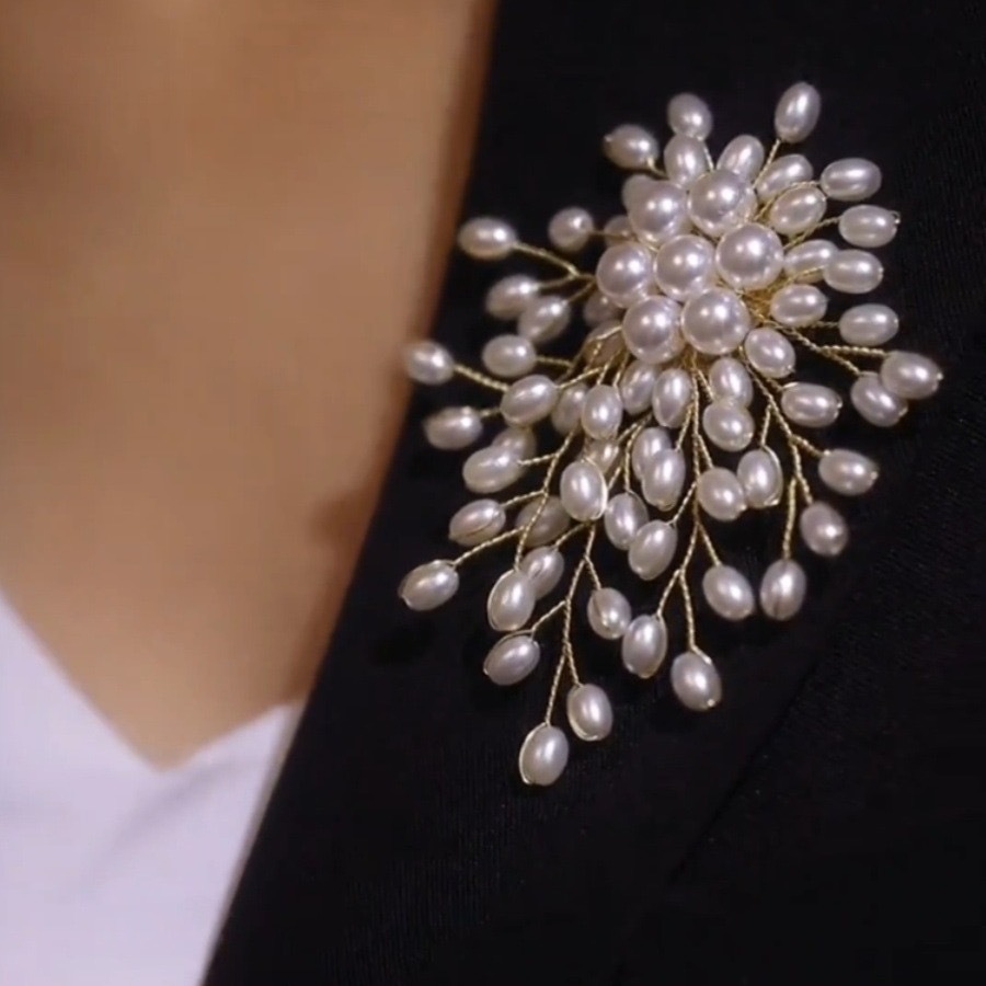 Broche de perlas para mujer el - Suit Supply Wedding Party reseña y precio