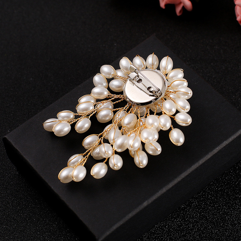 Broche de perlas para mujer el - Suit Supply Wedding Party reseña y precio
